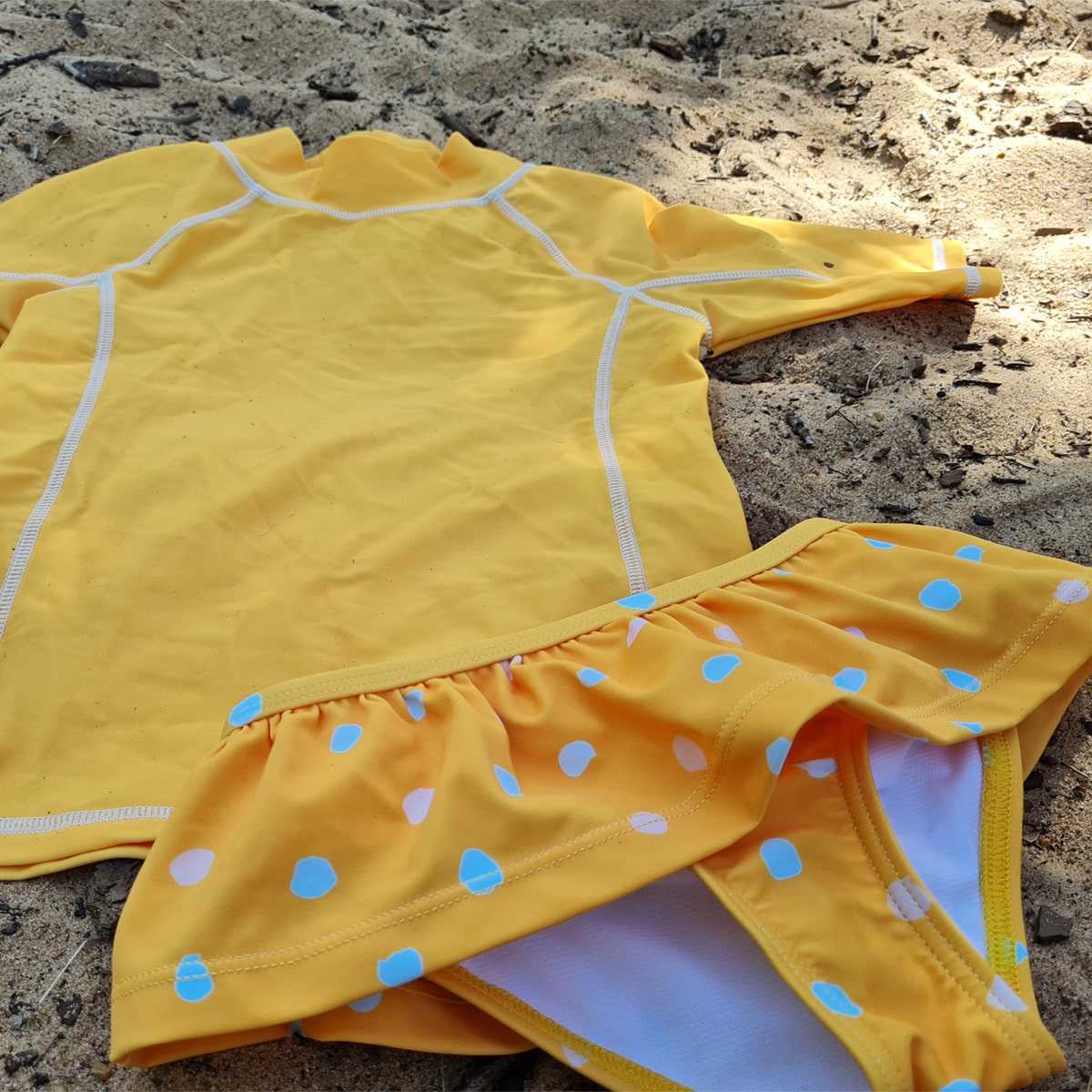 BRAGA BIKINI BTBOX UPF 50+ LUNARES MOSTAZA 4-5 AÑOS