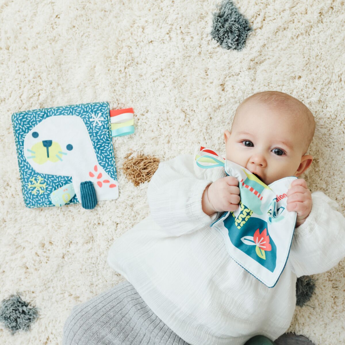 MINILAND SENSORIAL - PAPEL CRUJIENTE PANDA ROJO