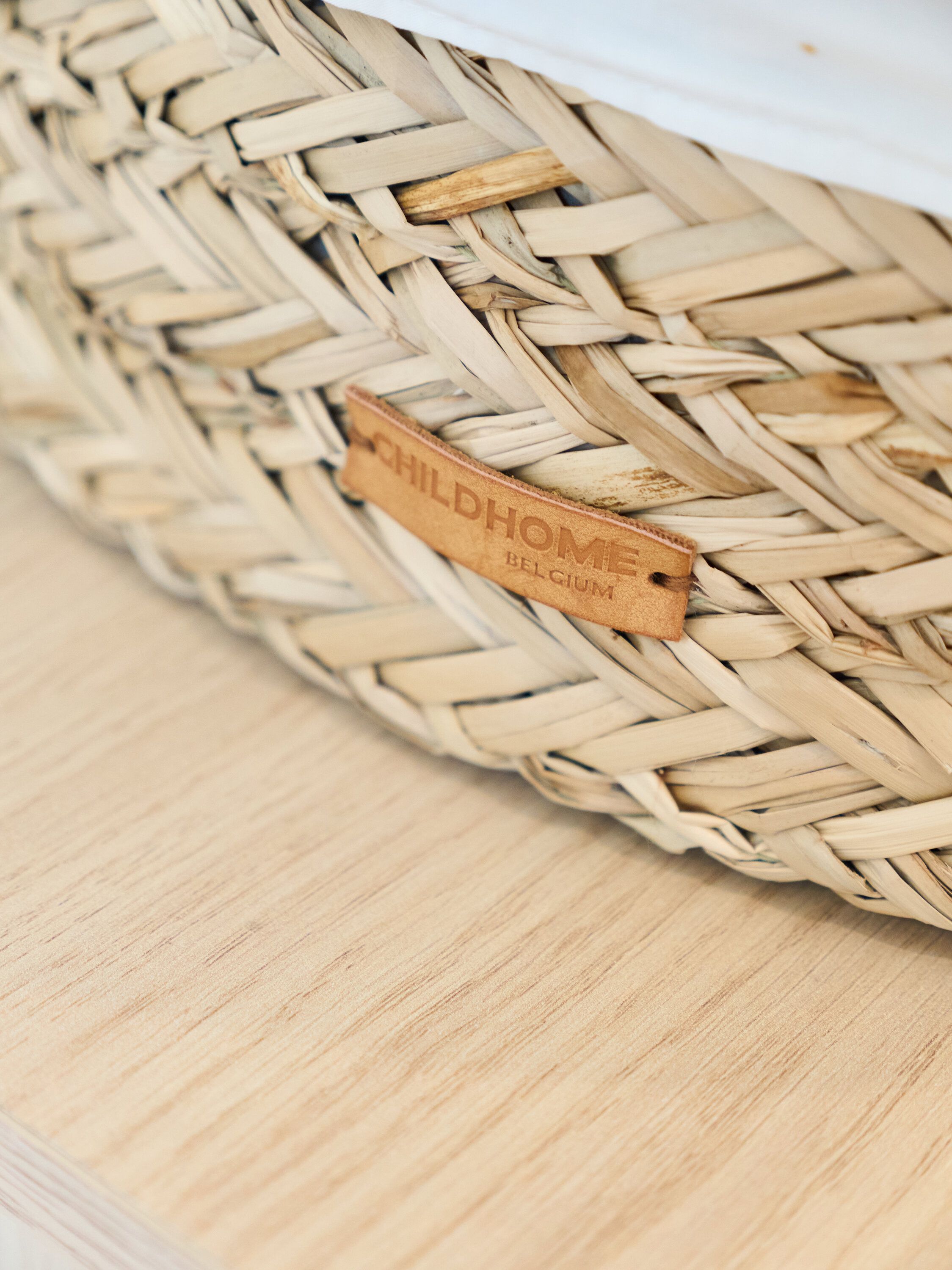 CAMBIADOR SOBRE MUEBLE DE MIMBRE 70X50CM C/COLCHON